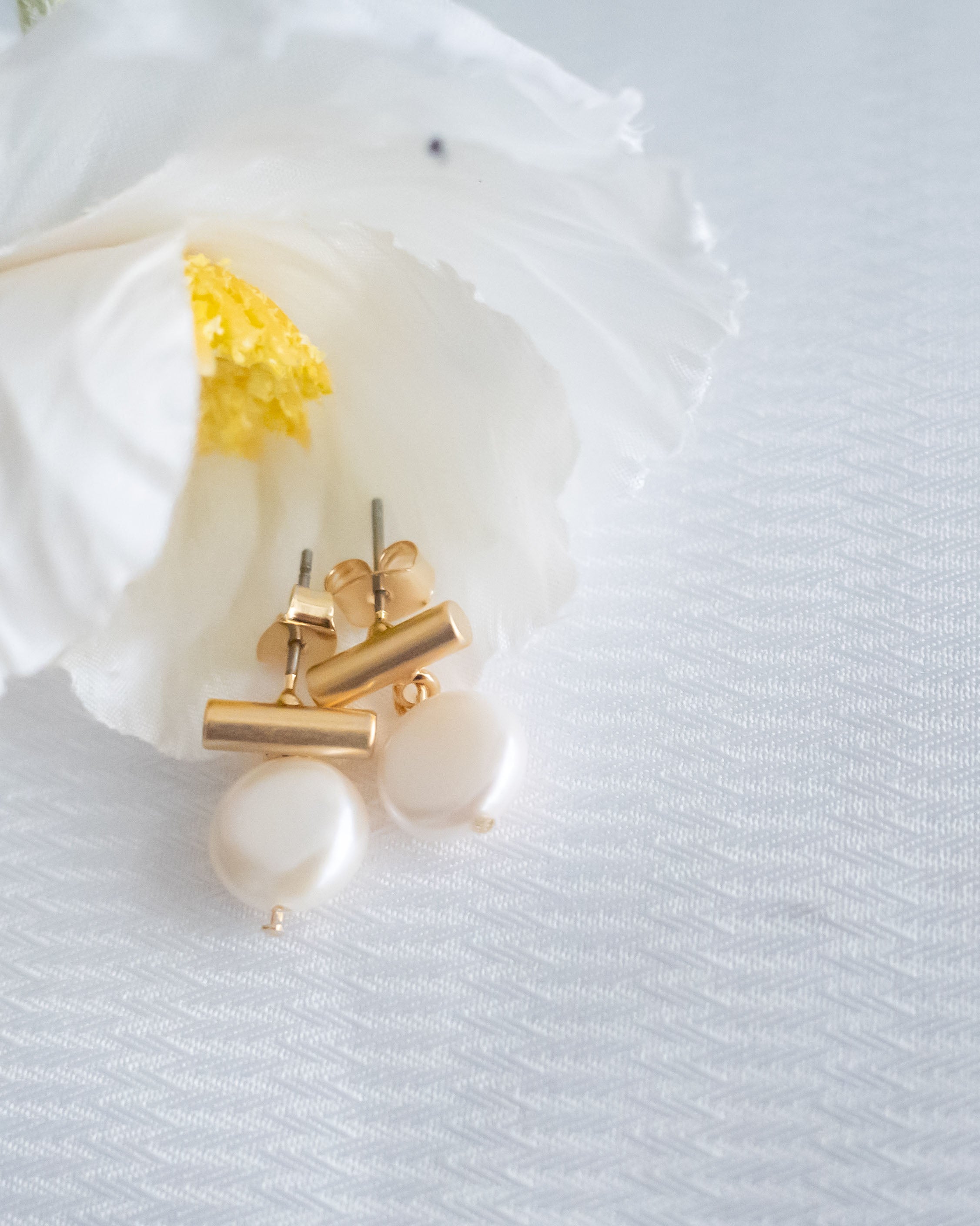 Gold Bar Pearl Earrings/ ER8341