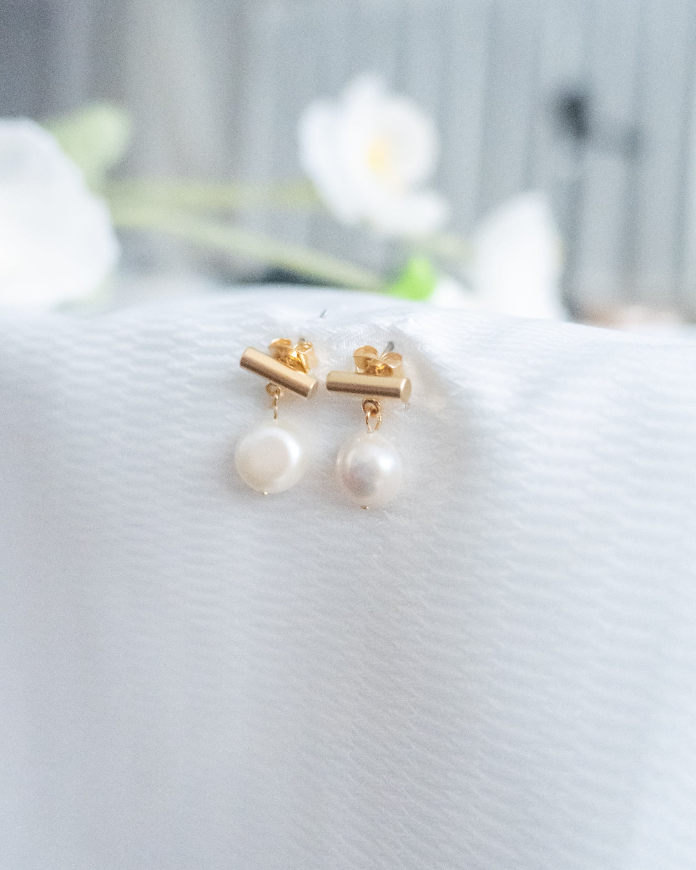 Gold Bar Pearl Earrings/ ER8341