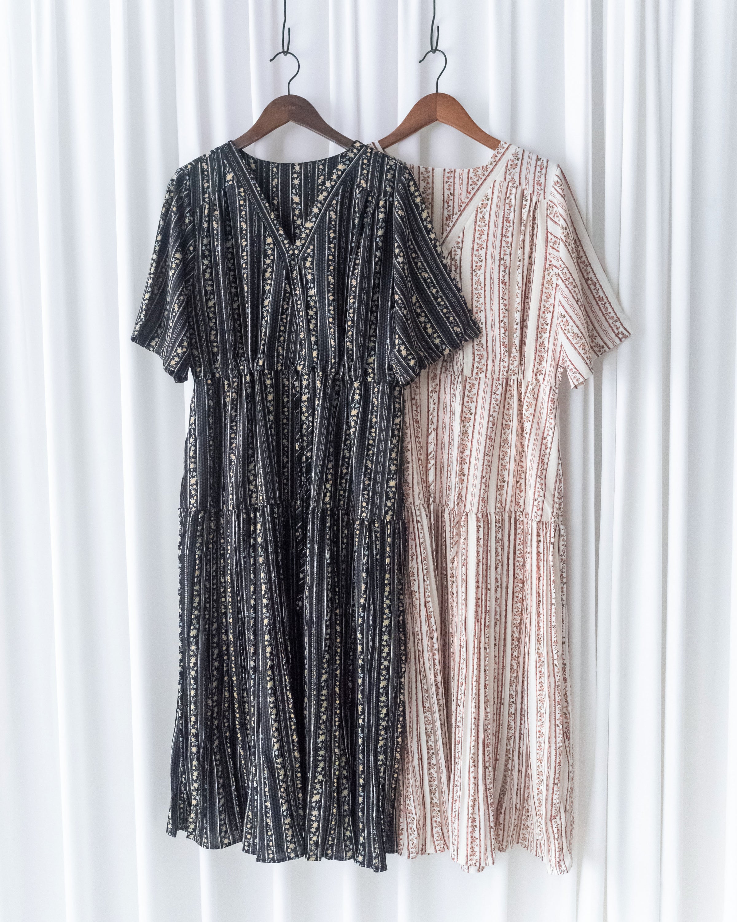 French Patterned Dress
 法式防皺直條紋印花連身裙/ DS1093