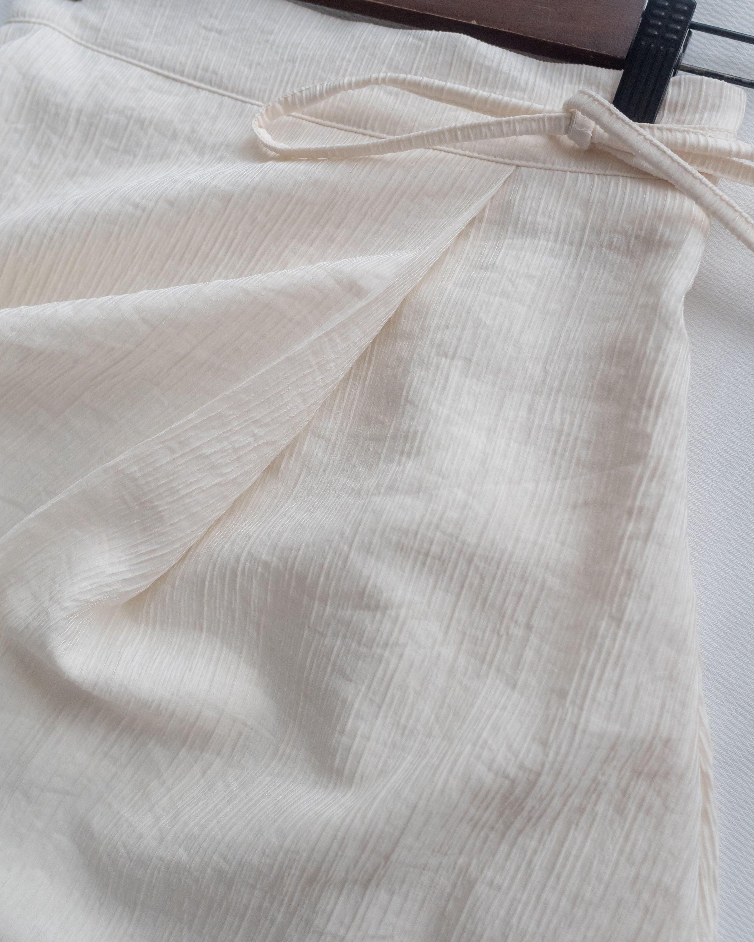Ribbon Knot Pleated Skirt 側蝴蝶結顯瘦褶疊流線質感傘裙/ SK8939