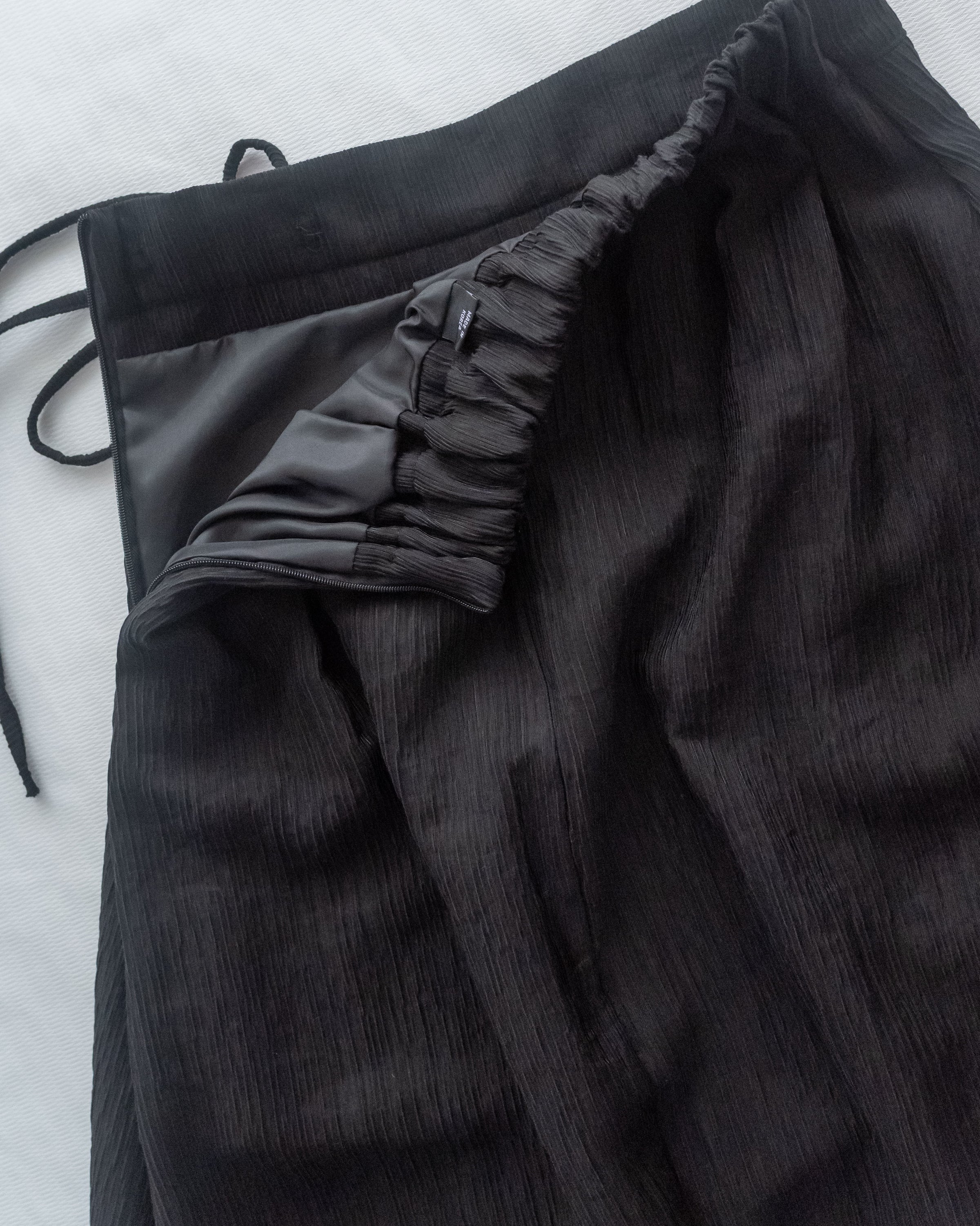 Ribbon Knot Pleated Skirt 側蝴蝶結顯瘦褶疊流線質感傘裙/ SK8939