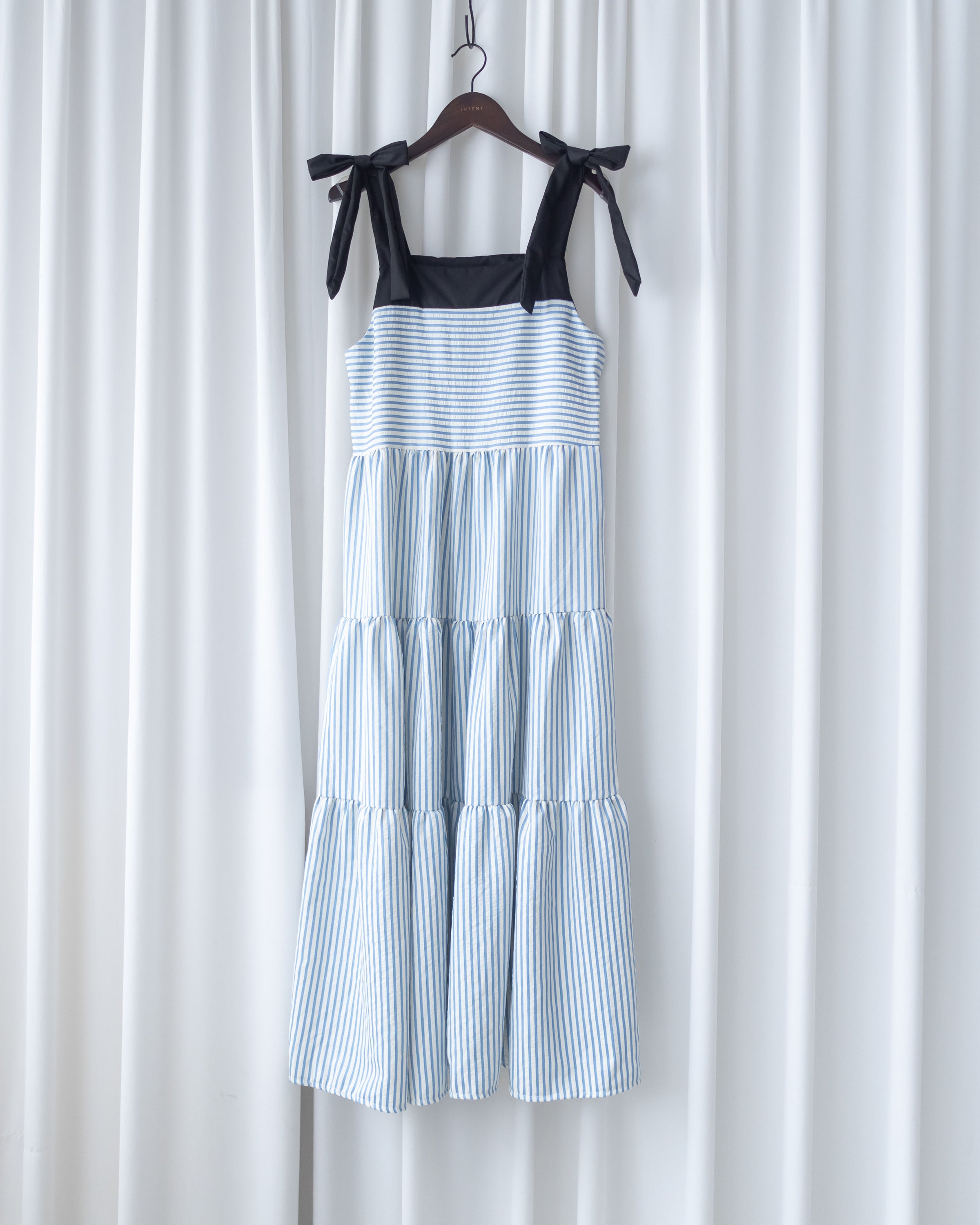 Striped Ribbon Dress 藍白拼黑色平口蝴蝶結傘形連身裙/ DS1109
