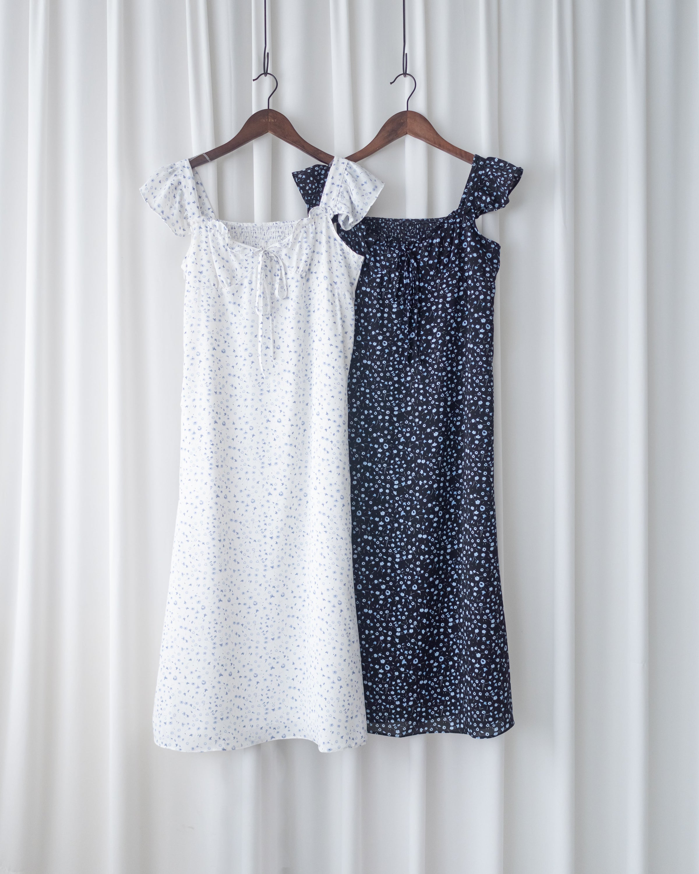 Falling petals Dress 花瓣印花後橡筋兩穿荷葉連身裙/ DS1124 (black sold out)