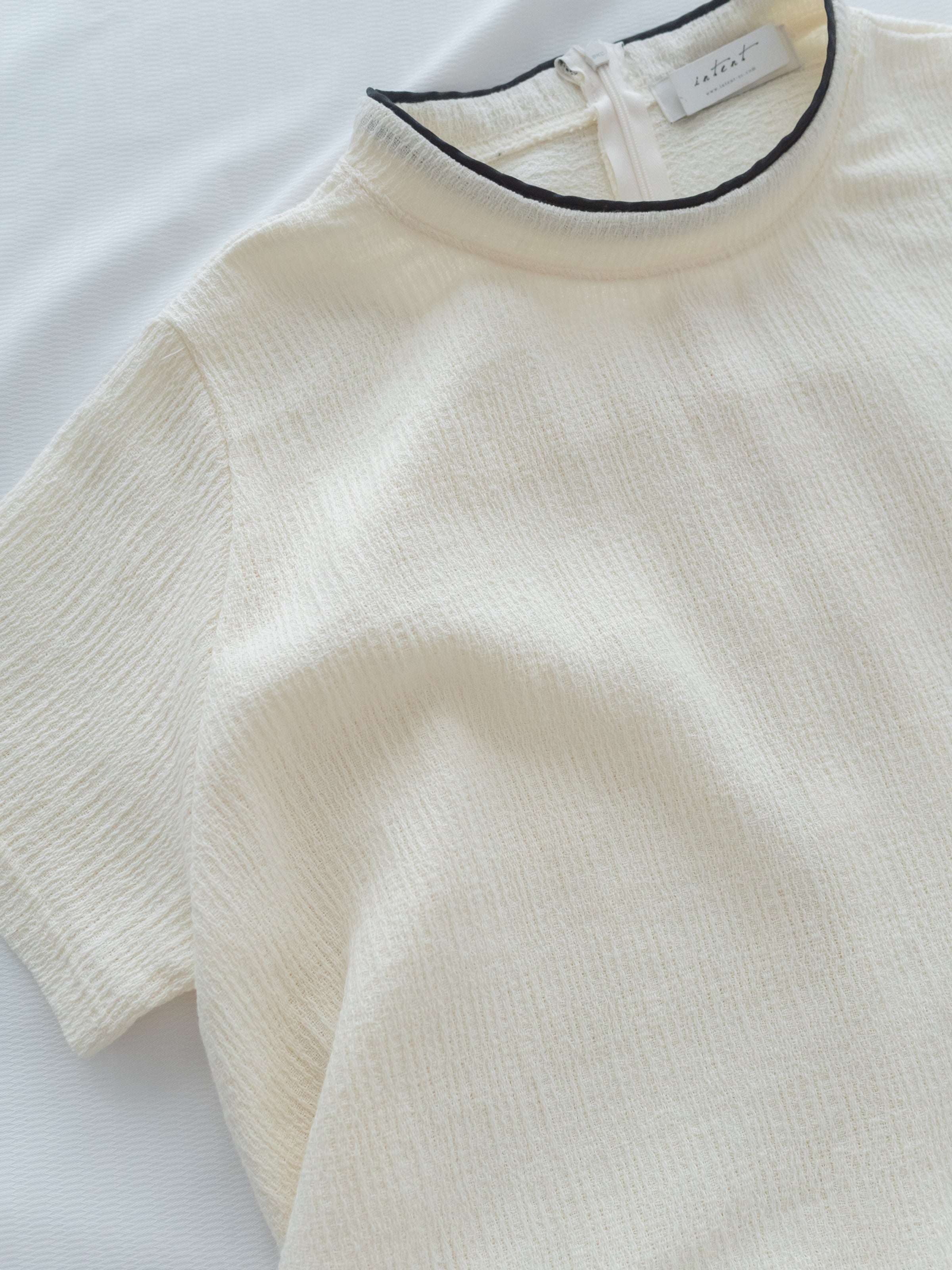 Classic Mono Blouse 經典黑白微立領弧形衣尾修身上衣/ TP9222 （pre-order 5月28截單)