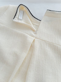 Classic Mono Blouse 經典黑白微立領弧形衣尾修身上衣/ TP9222 （pre-order 5月28截單)