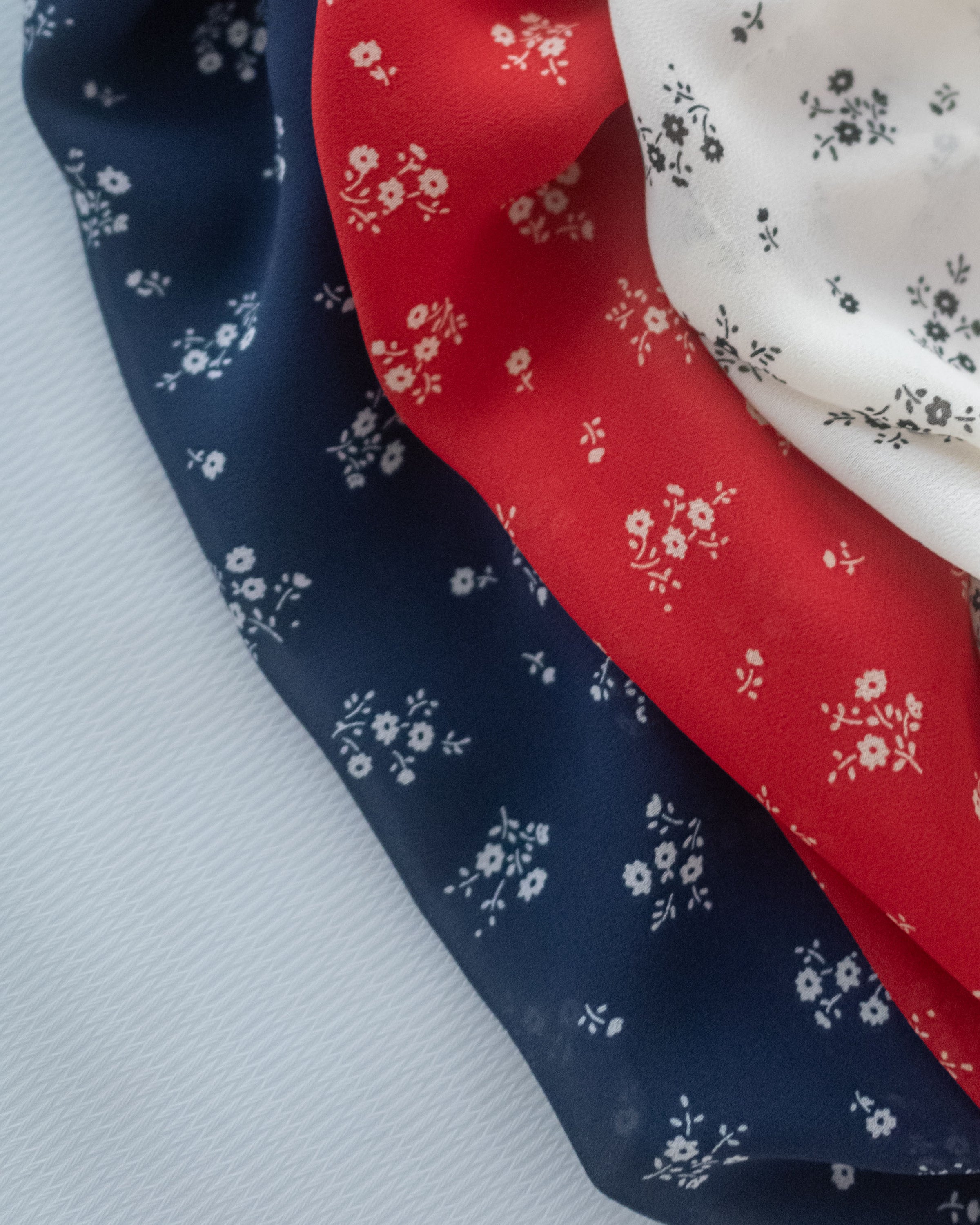Chiffon Ribbon Dress 荷葉袖雪紡花束絲帶腰帶連身裙/ DS1133 (pre-order ivory/navy)