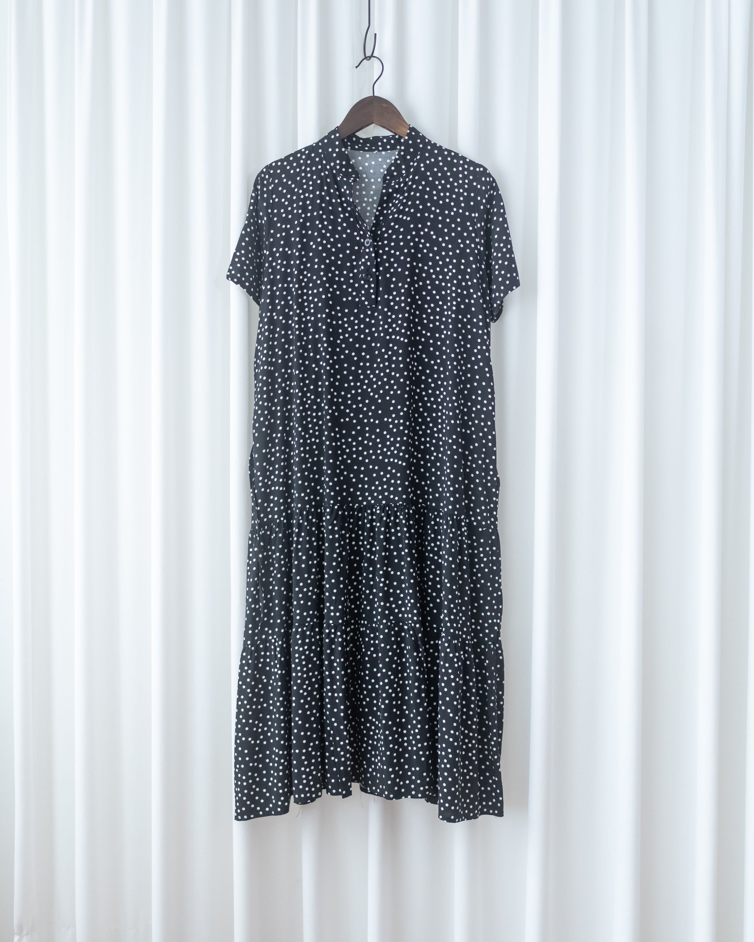 Snow Dot Dress 黑色雪花點點小V領層次修腰連身裙/ DS1135