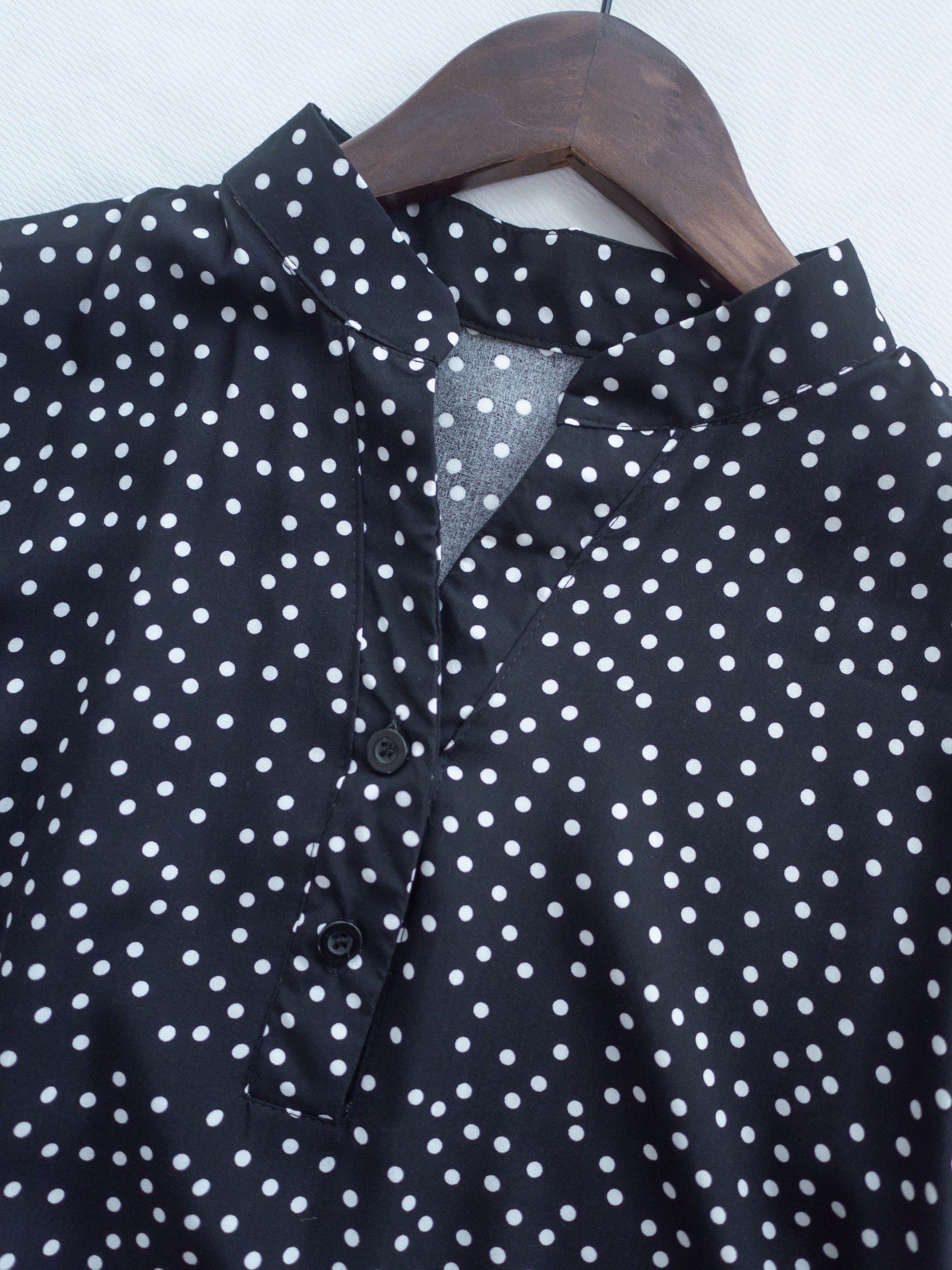 Snow Dot Dress 黑色雪花點點小V領層次修腰連身裙/ DS1135