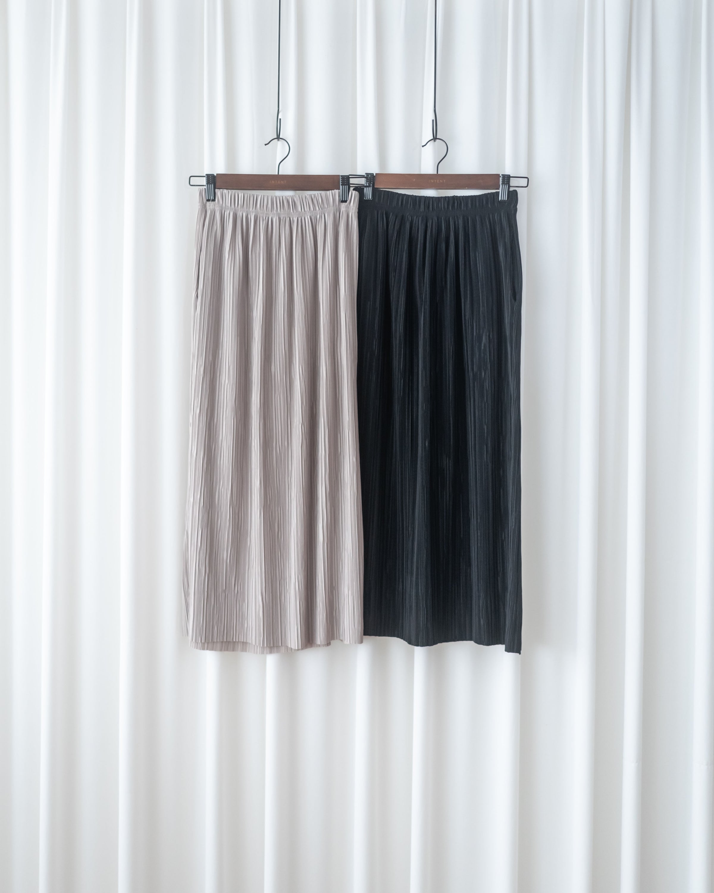 Pleated Shimmer Skirt 微光澤防皺顯瘦直條紋口袋長裙/ SK8943 (pre-order black)