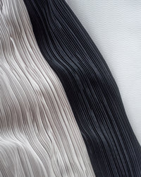 Pleated Shimmer Skirt 微光澤防皺顯瘦直條紋口袋長裙/ SK8943 (pre-order black)
