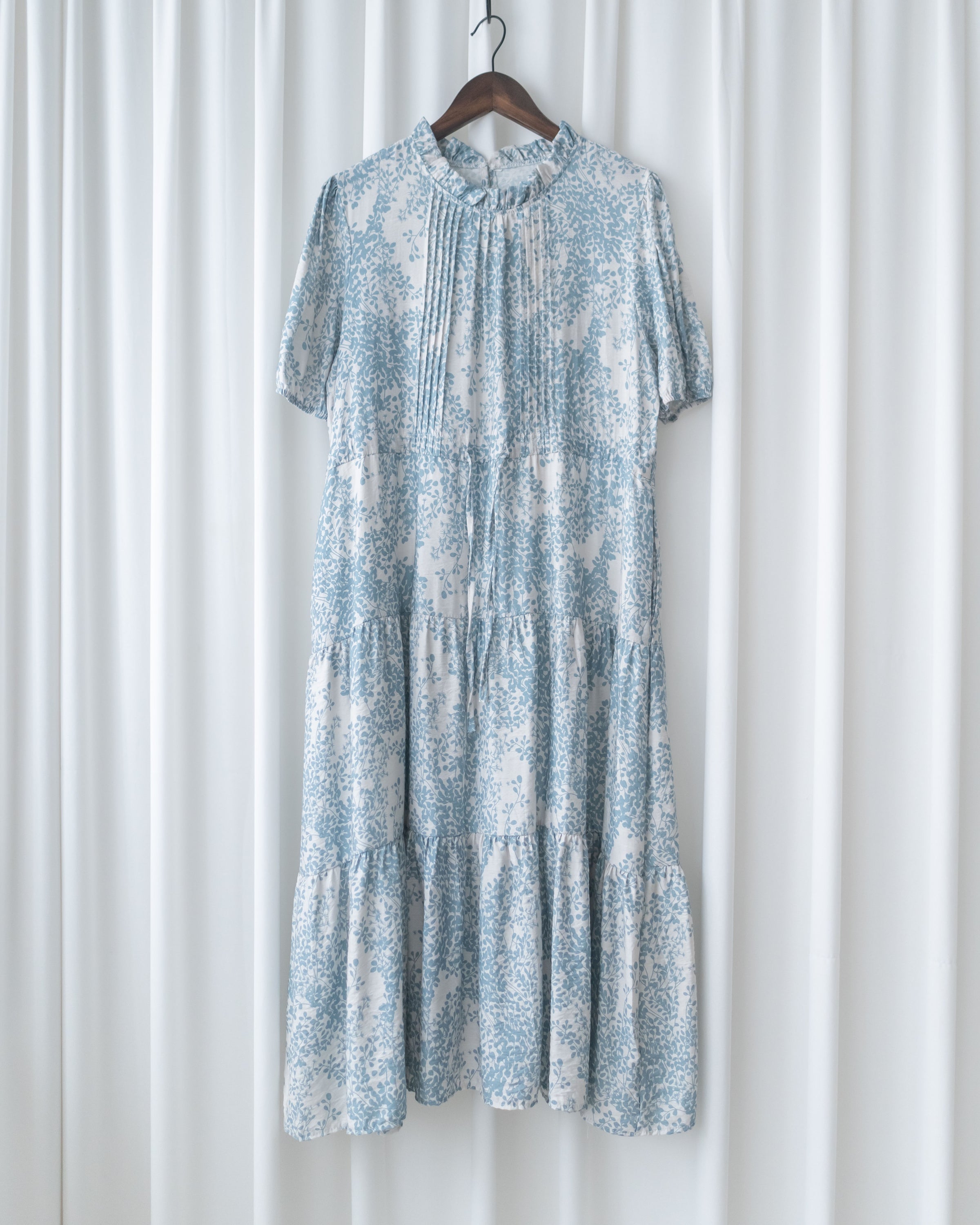 【現貨限量回歸 】Shadow Floral Dress 湖水花影花邊領口修腰連身裙/ DS1117