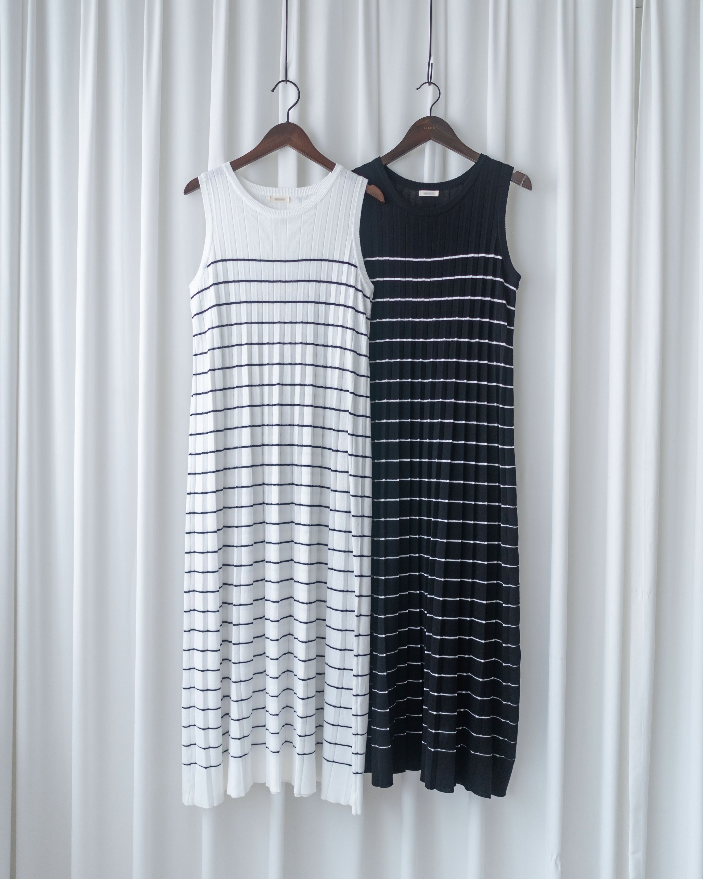 Pleated Striped Dress 條紋百褶細緻針織背心長裙/ DS1130