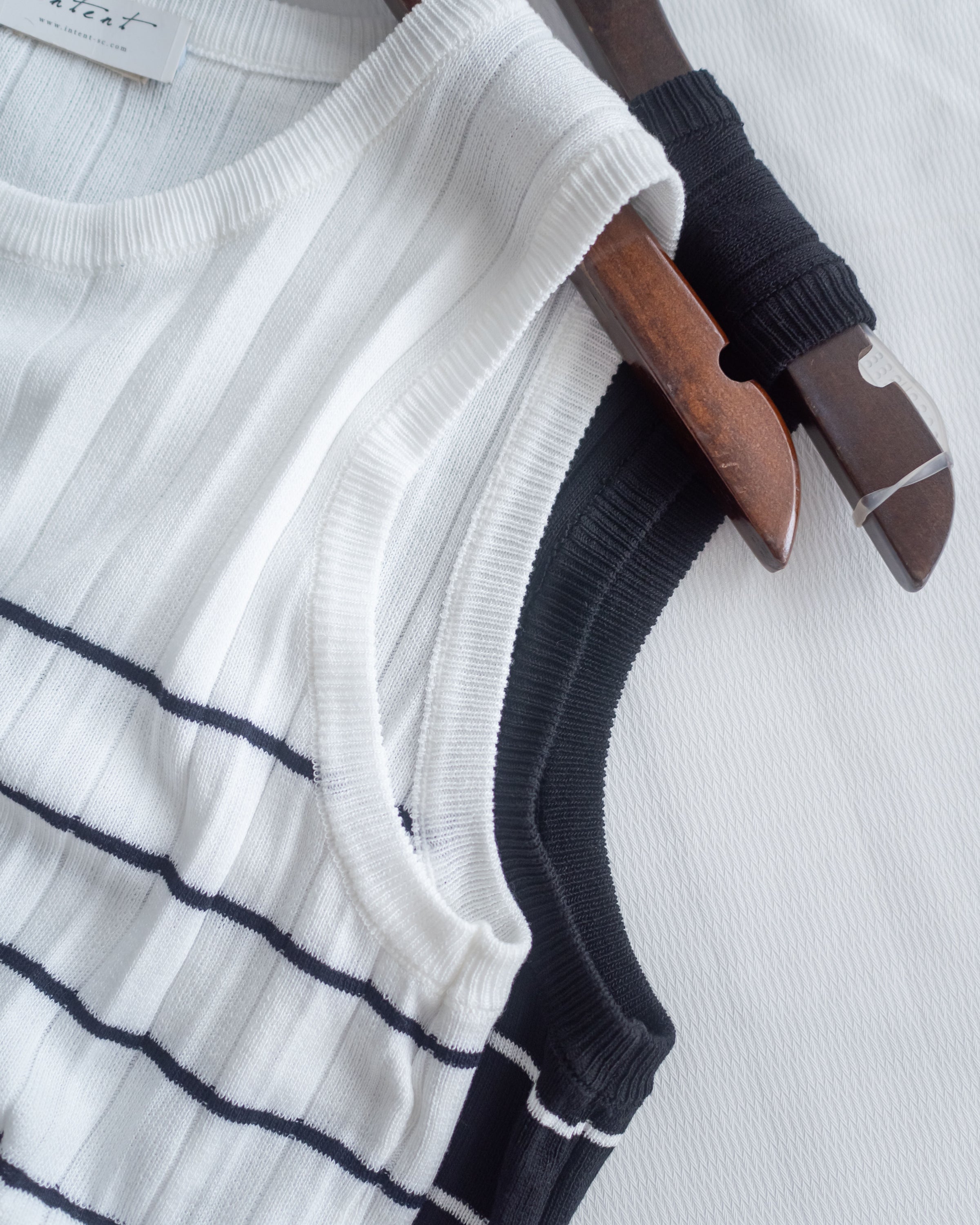 Pleated Striped Dress 條紋百褶細緻針織背心長裙/ DS1130