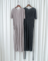 Wrap Dress 微光澤細褶交叉綁帶修身連身裙/ DS1137