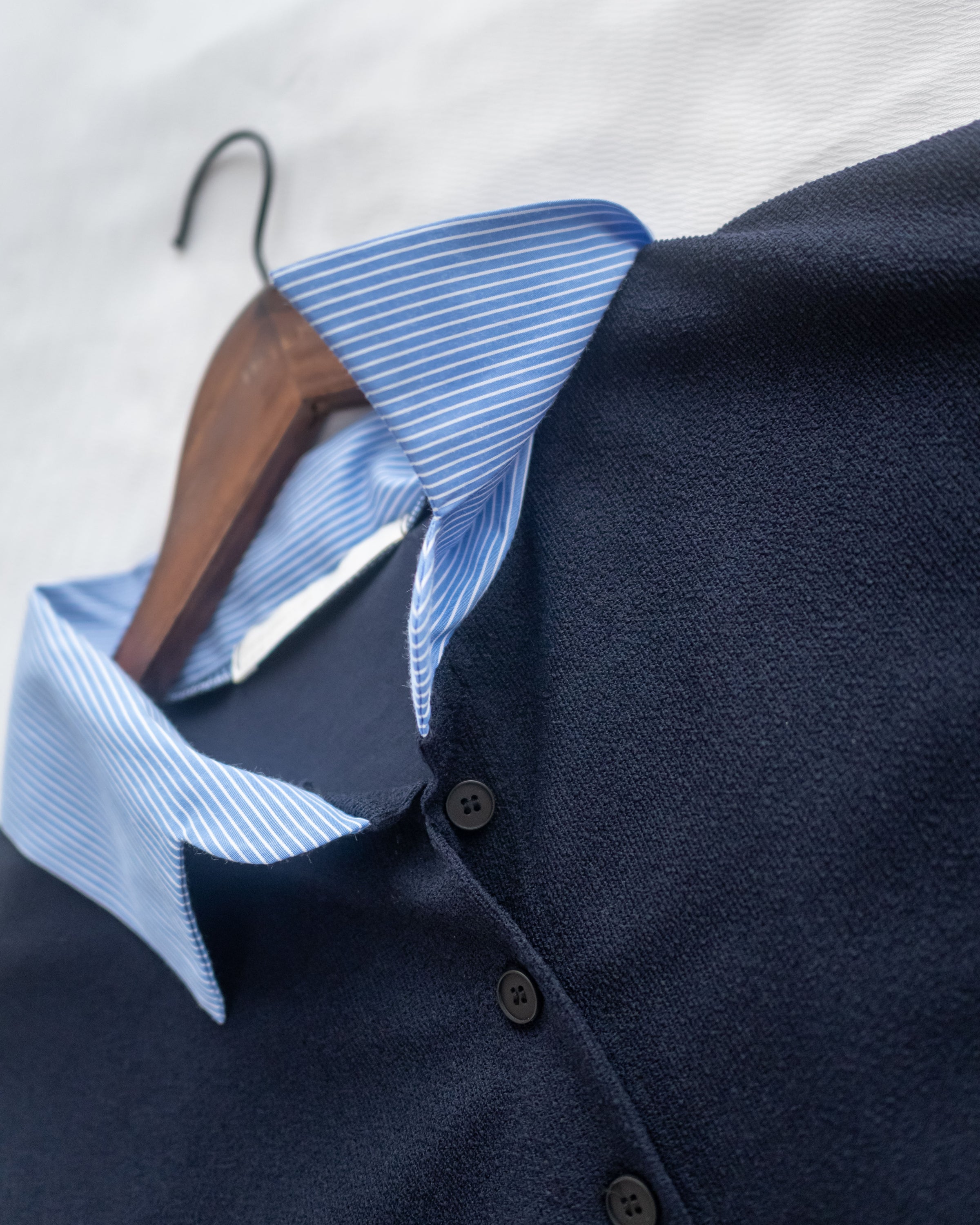 Stripe Collar Top  仿恤衫外穿針織彈性修身上衣/ TP9233