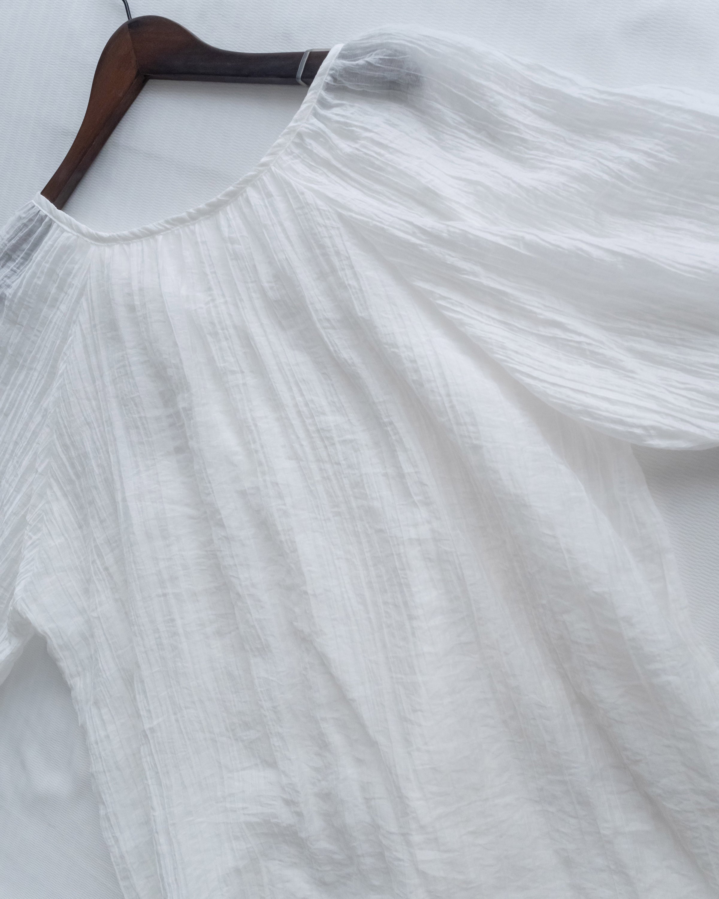 Effortless Blouse 微褶皺紗感面料空氣感上衣/ BU9147