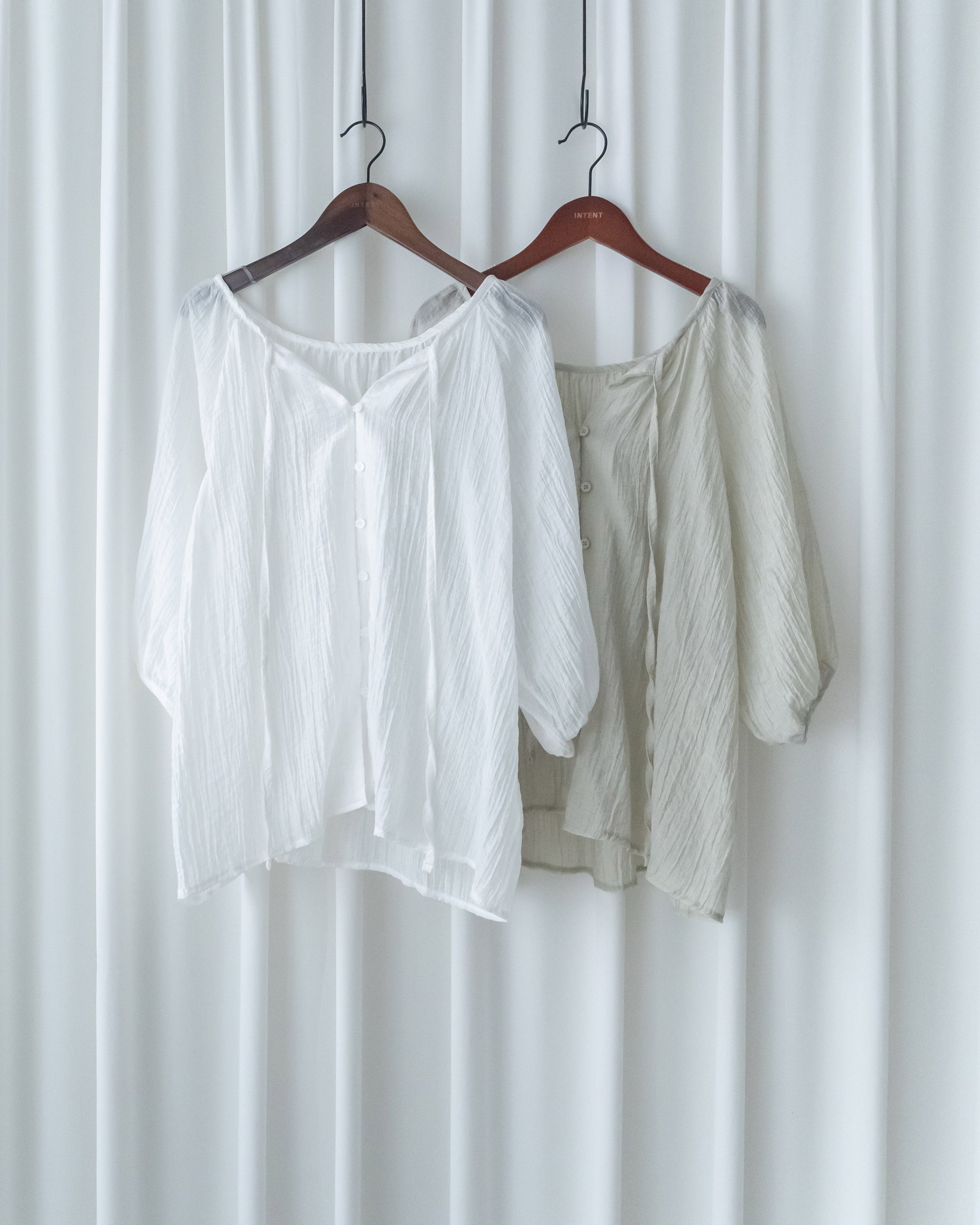 Effortless Blouse 微褶皺紗感面料空氣感上衣/ BU9147