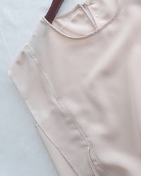 Side Ribbon Blouse 輕盈織紋雙側綁帶後金釦上衣/BU9144