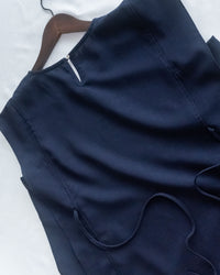 Side Ribbon Blouse 輕盈織紋雙側綁帶後金釦上衣/BU9144