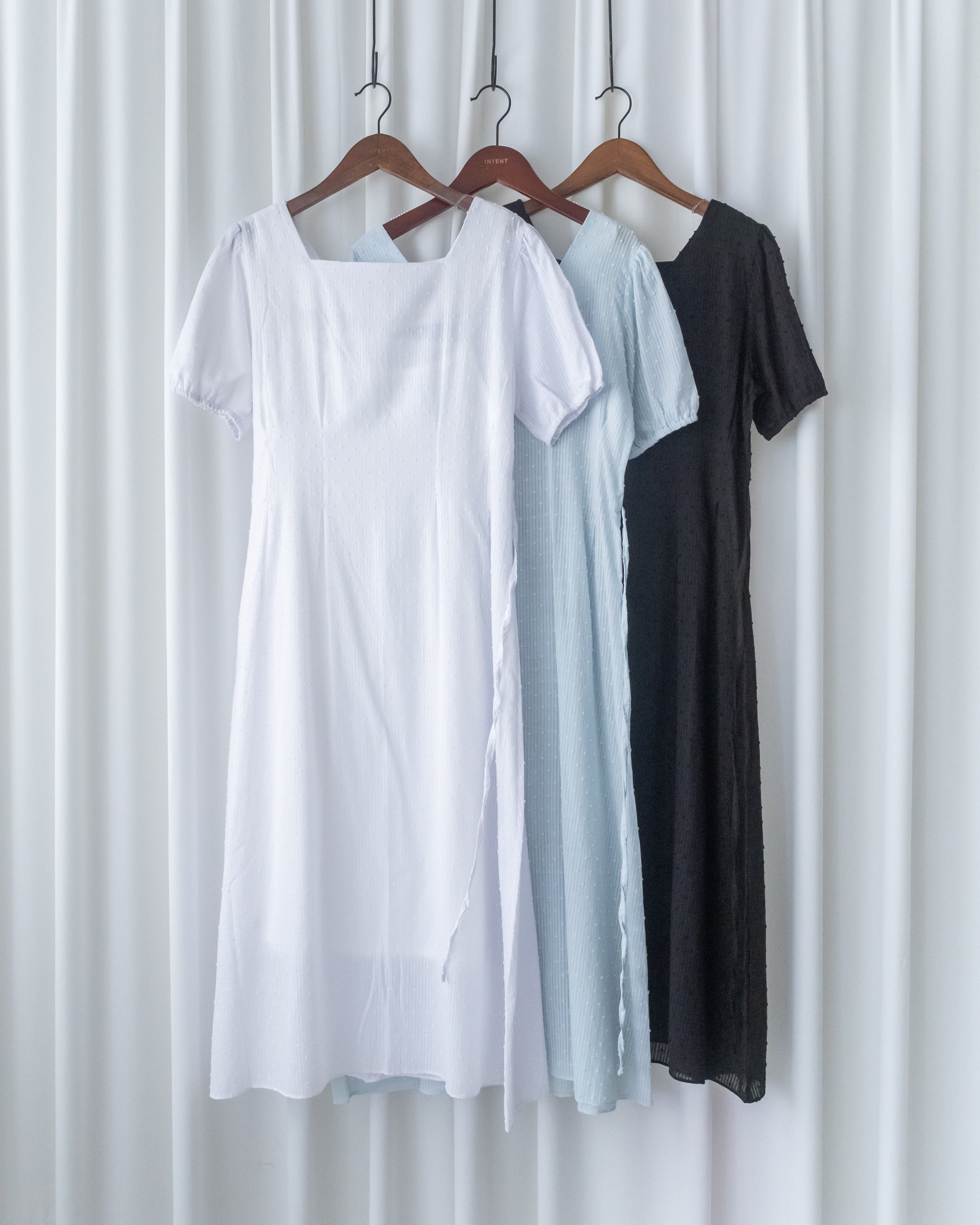 （附送打底裙）Dot Dress 暗條紋棉質方領點紋顯瘦腰線連身裙/ DS1146