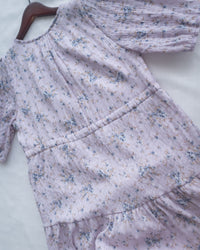 Acasia Dress 淡雅花束防皺暗格紋修腰連身裙/ DS1147