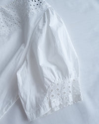 Lace Cotton Shirt 法式質感V形通花拼接恤衫/TP9234