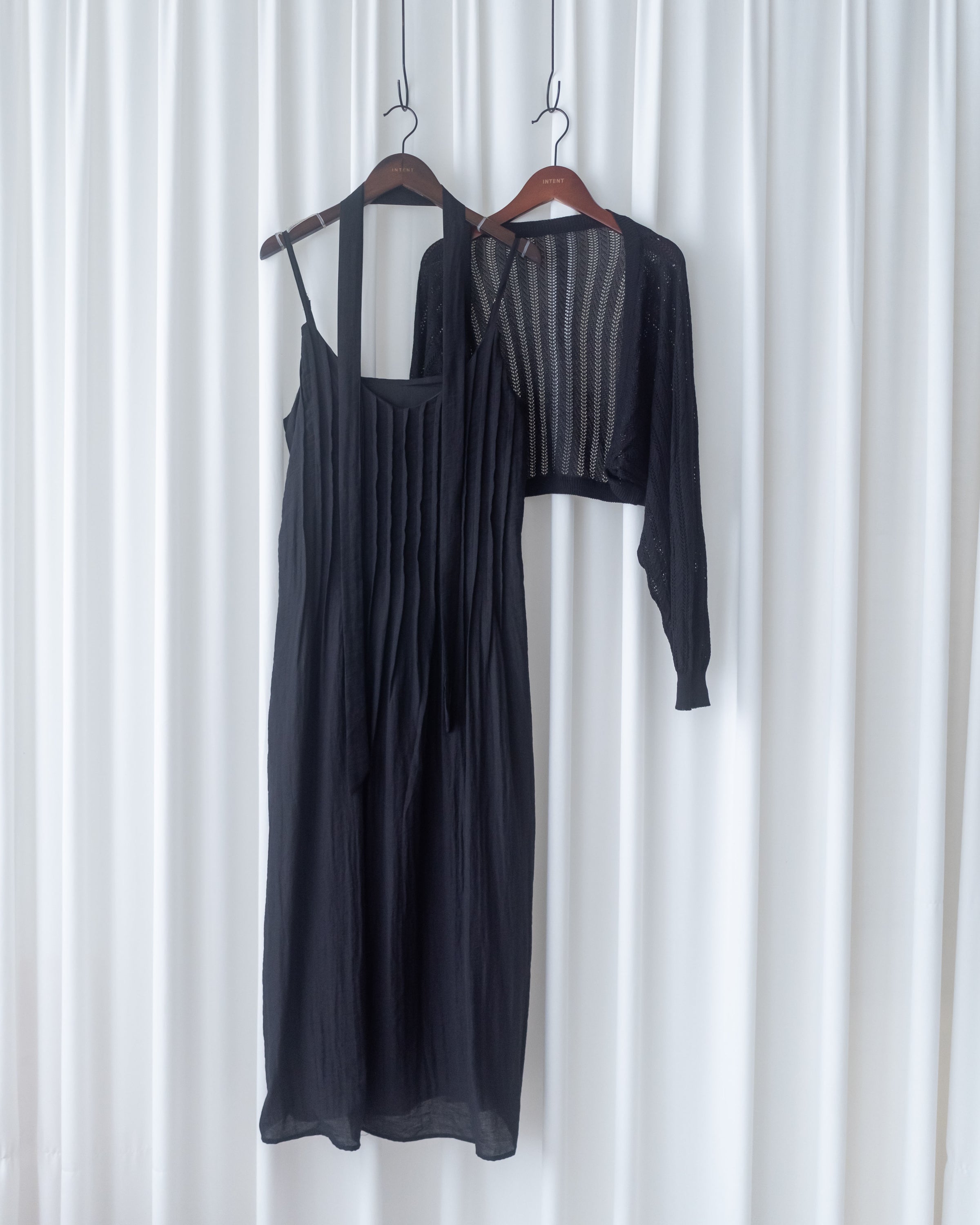 Knit Vest Set 鏤空針織外套風琴車褶長裙套裝/SE8118