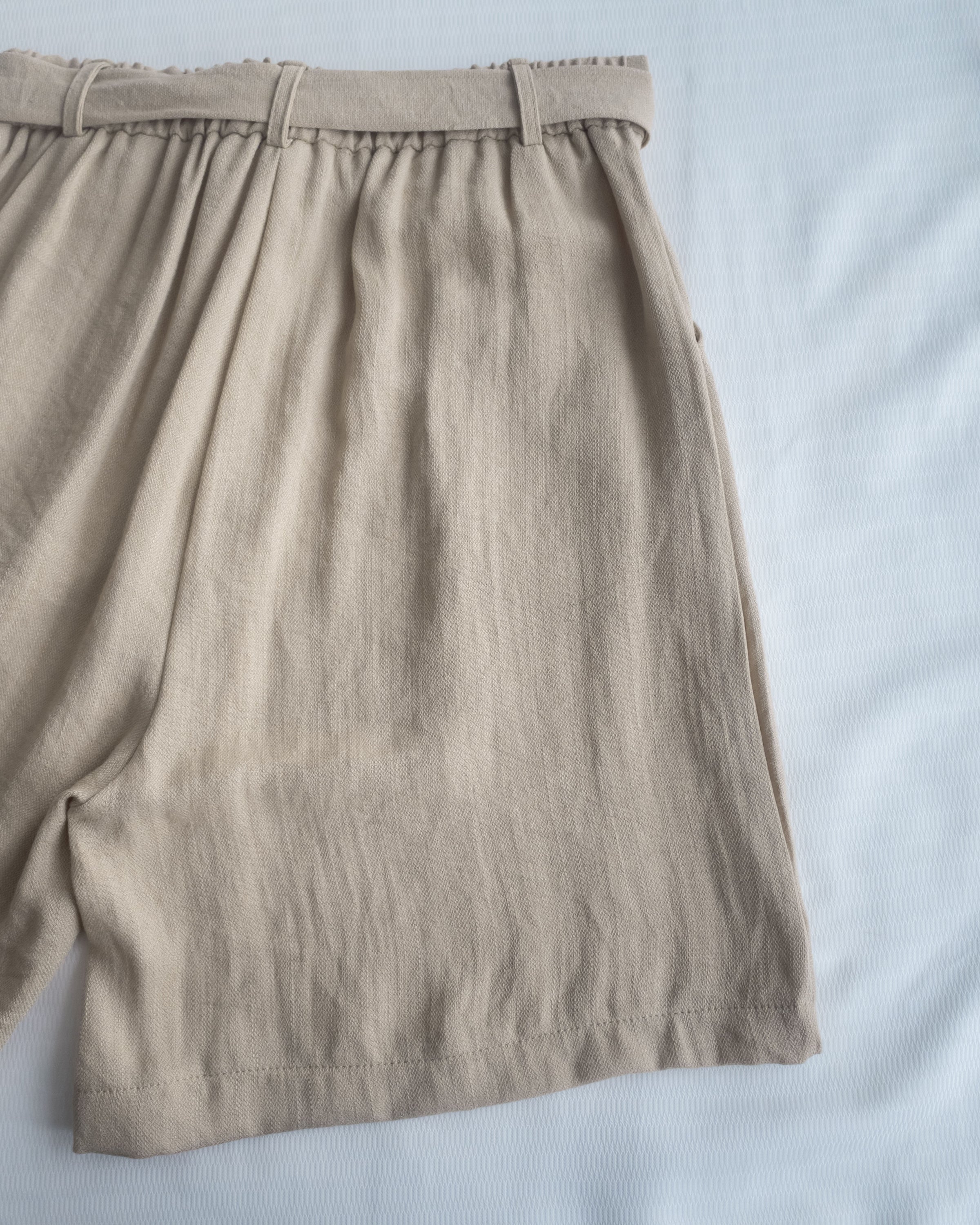 Beige belt Shorts Set 仿麻棉寬肩背心金屬腰帶短褲套裝/SE8116