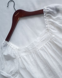 Lace Square Blouse 法式蕾絲方領裙擺上衣/BU9148