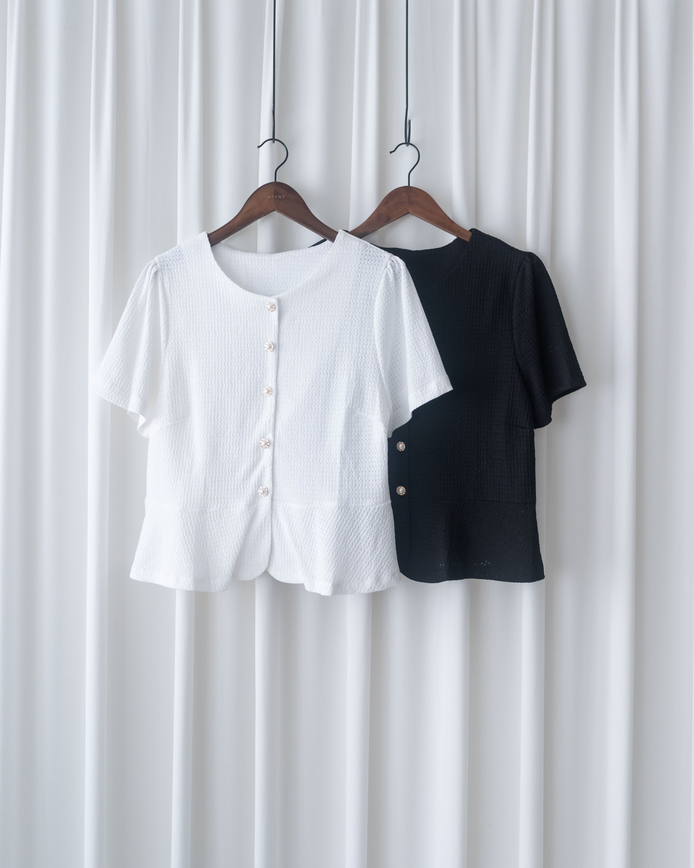 Pearl Blouse 小香風珍珠扣十字紋上衣/TP9239