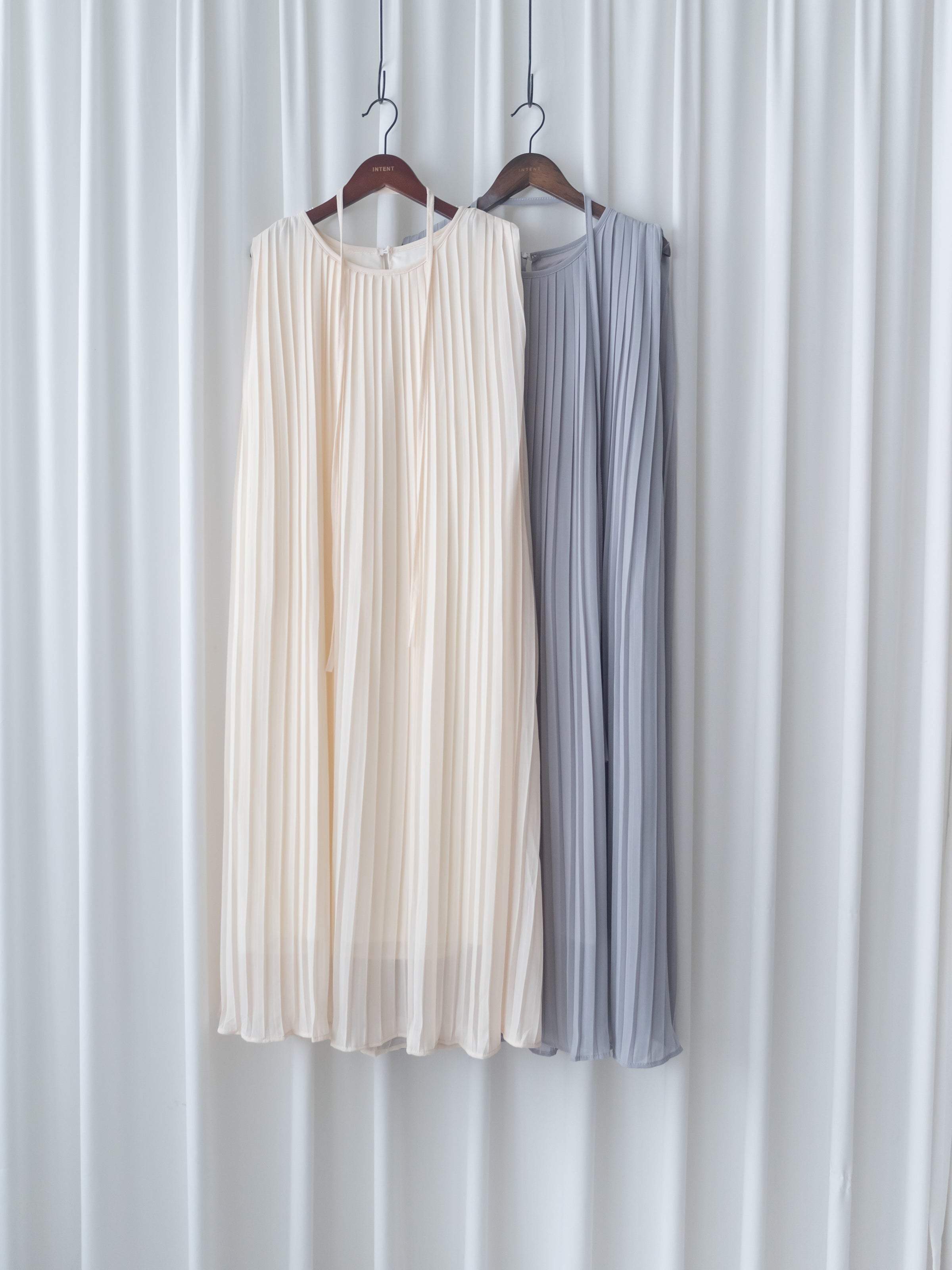 Pleated Sleeveless Dress 法式飄逸壓褶綁帶連身裙/DS1173