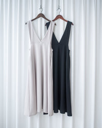 Vest Dress 法式V形粗帶彈性傘形連身裙/ DS1178