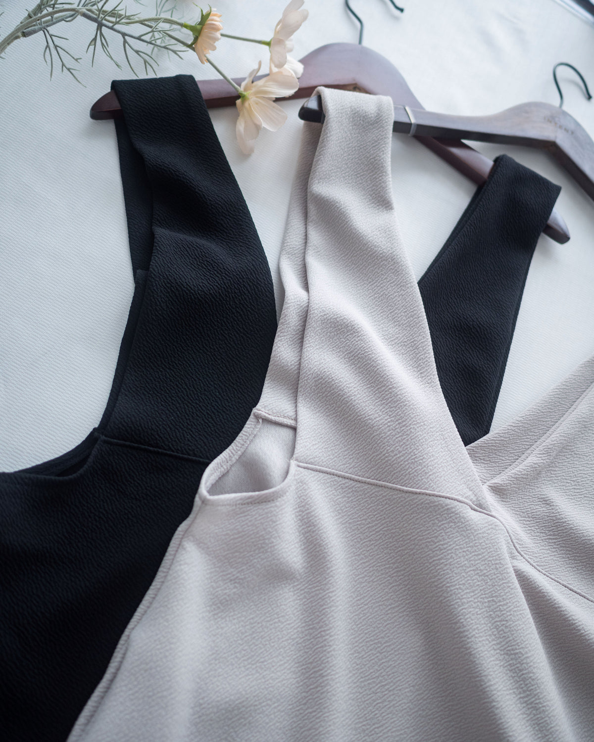 Vest Dress 法式V形粗帶彈性傘形連身裙/ DS1178
