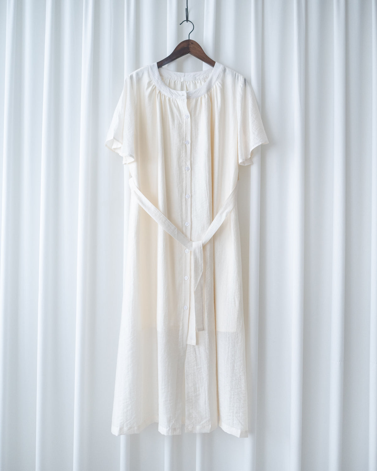 Round Neck Dress 質感中排鈕氣質傘袖長裙 / DS1185 (Pre-order)