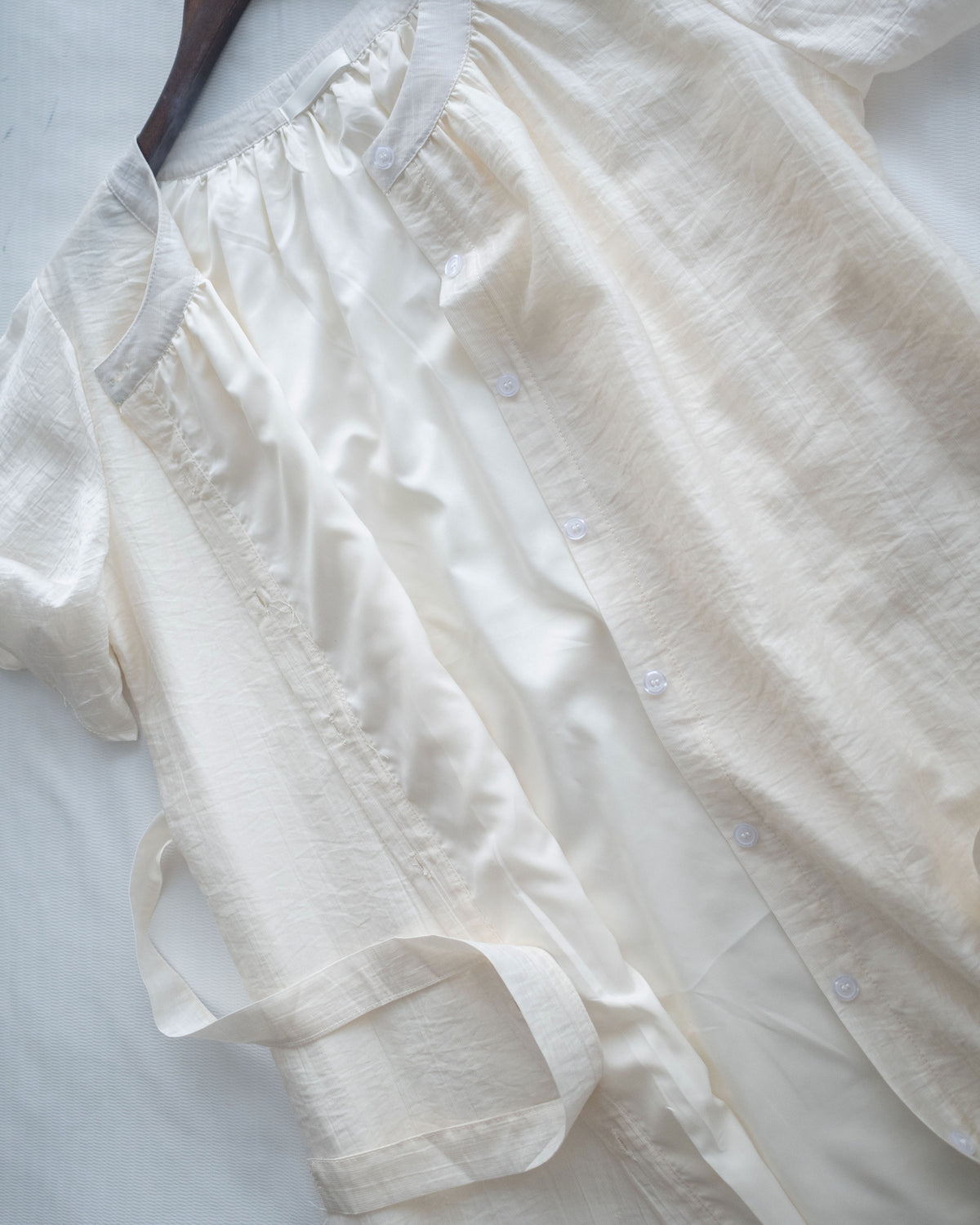 Round Neck Dress 質感中排鈕氣質傘袖長裙 / DS1185 (Pre-order)
