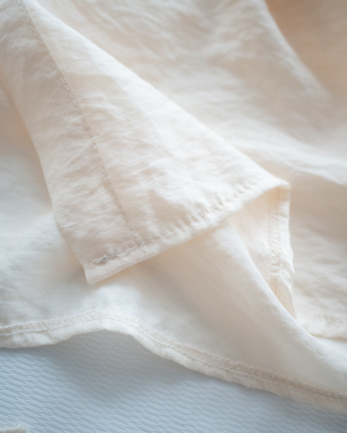 Cross Blouse 三種著法交叉綁帶微光澤長袖襯衫/ TP9245
