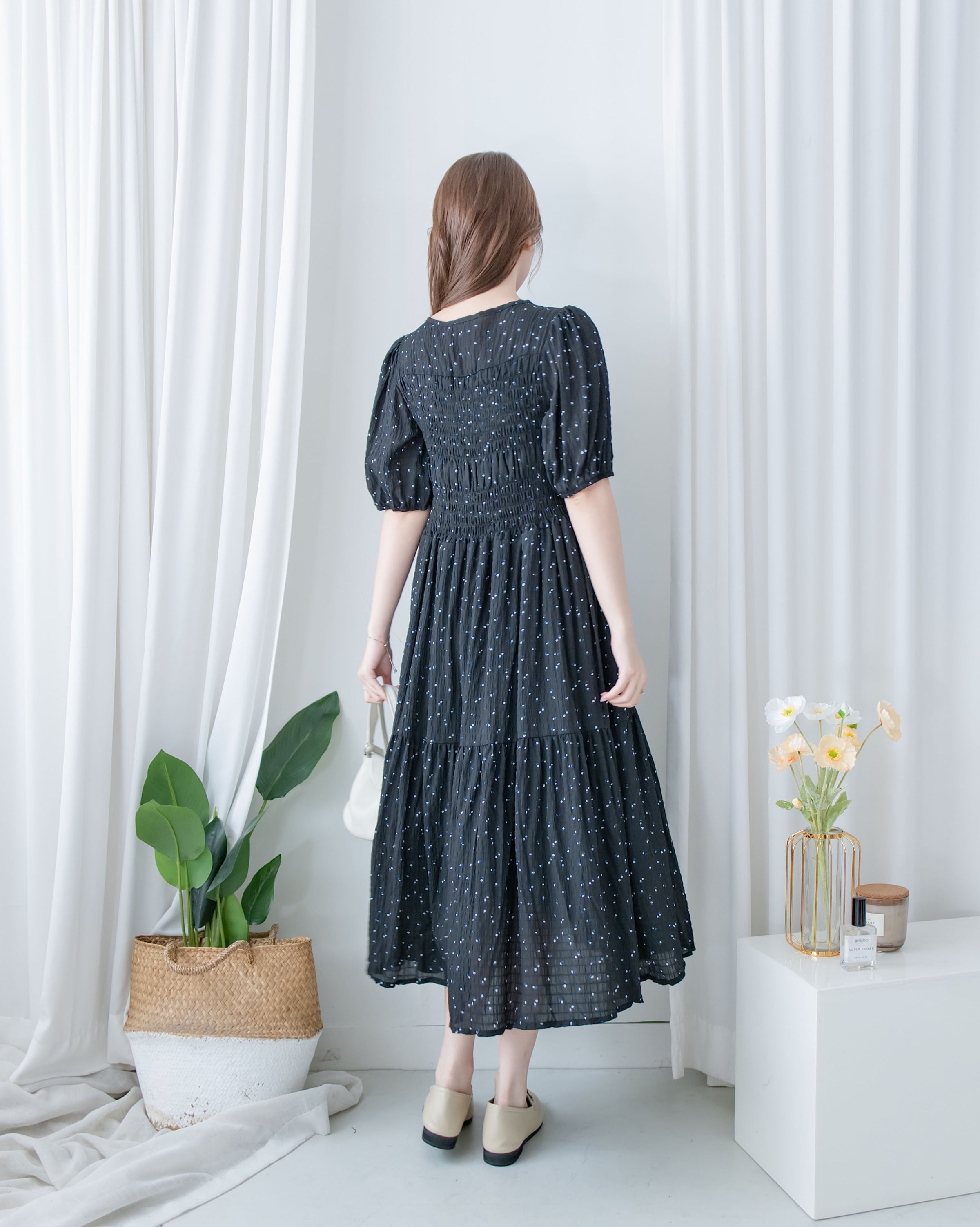 【現貨限量回歸 】Starry Floral Dress 流星小花彈性修身防皺連身裙/ DS1106