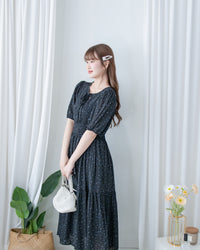 【現貨限量回歸 】Starry Floral Dress 流星小花彈性修身防皺連身裙/ DS1106
