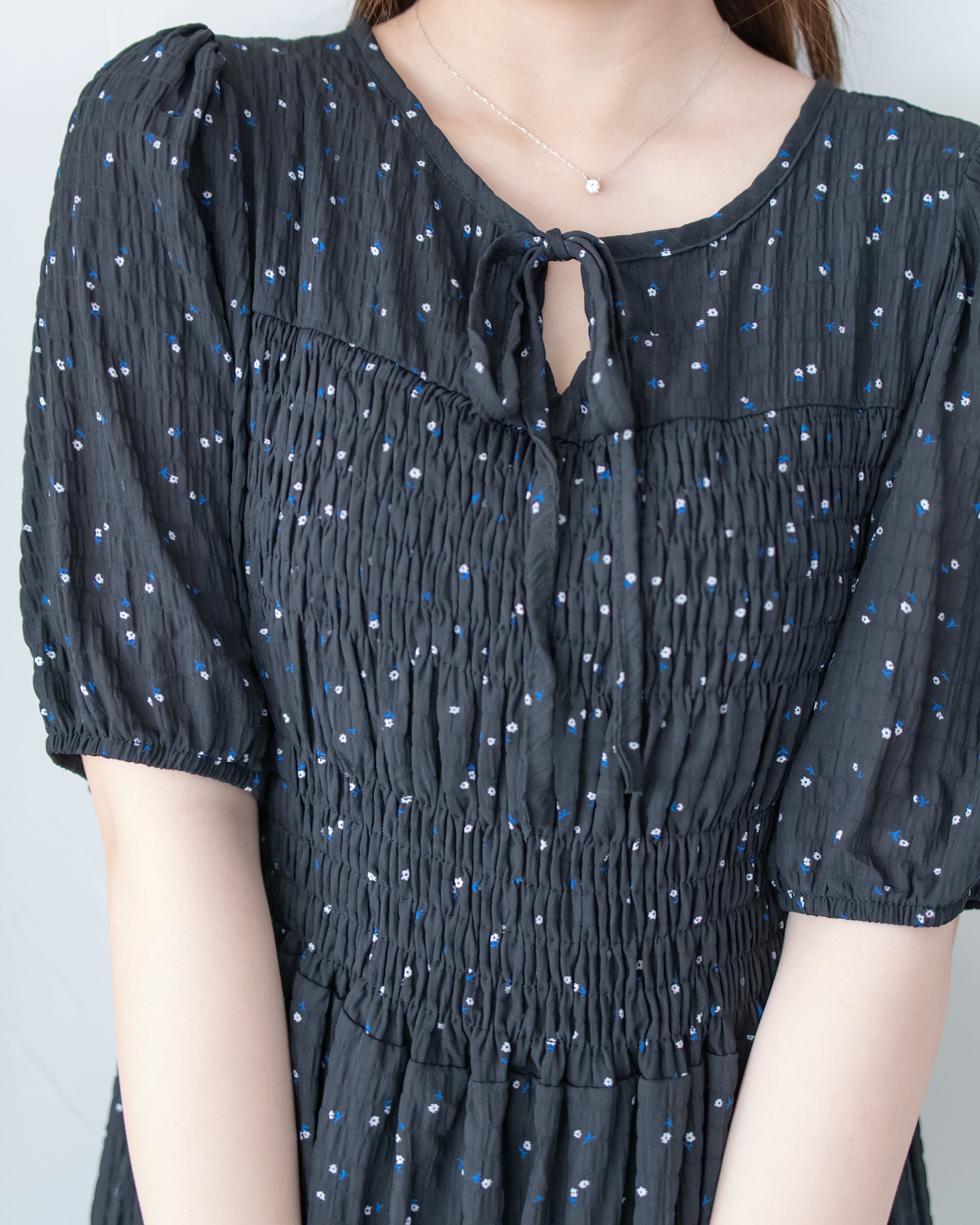 【現貨限量回歸 】Starry Floral Dress 流星小花彈性修身防皺連身裙/ DS1106