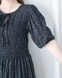 【現貨限量回歸 】Starry Floral Dress 流星小花彈性修身防皺連身裙/ DS1106