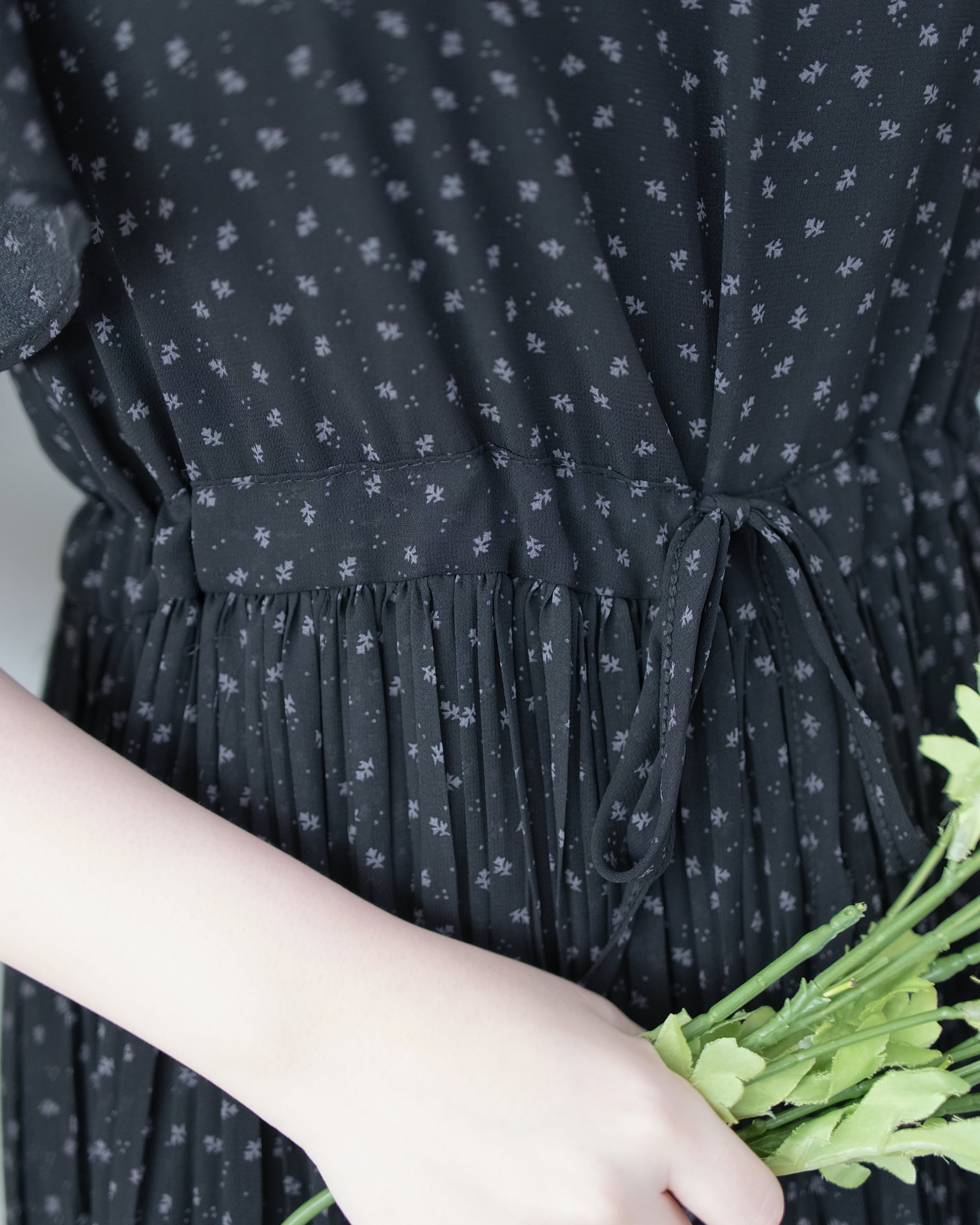 Shadow Floral Dress 輕盈影子細花束腰細褶連身裙/ DS1121 (pre-order tea-rose)