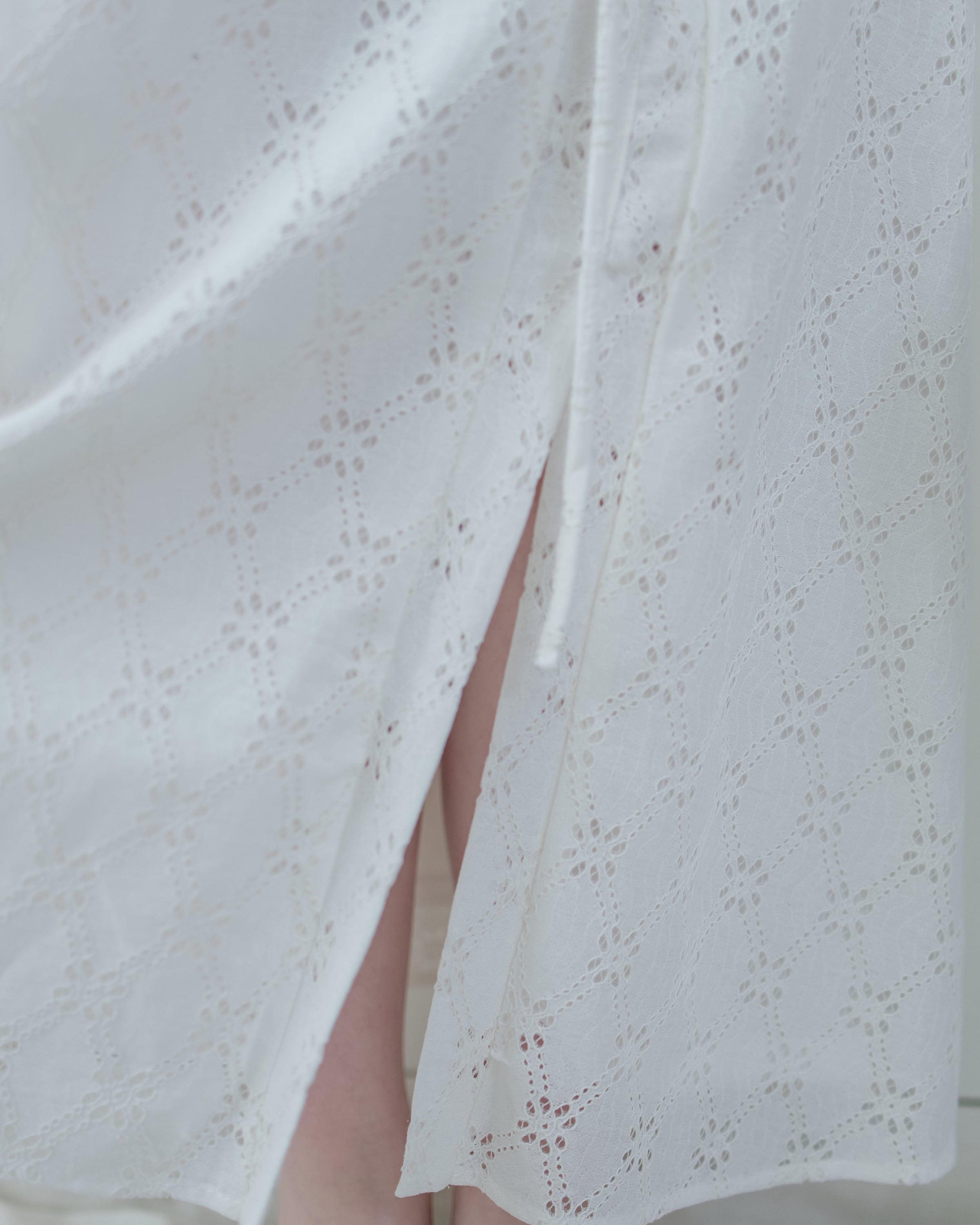 Embroidery Skirt 交叉打結棉質通花傘形半裙/ SK8941