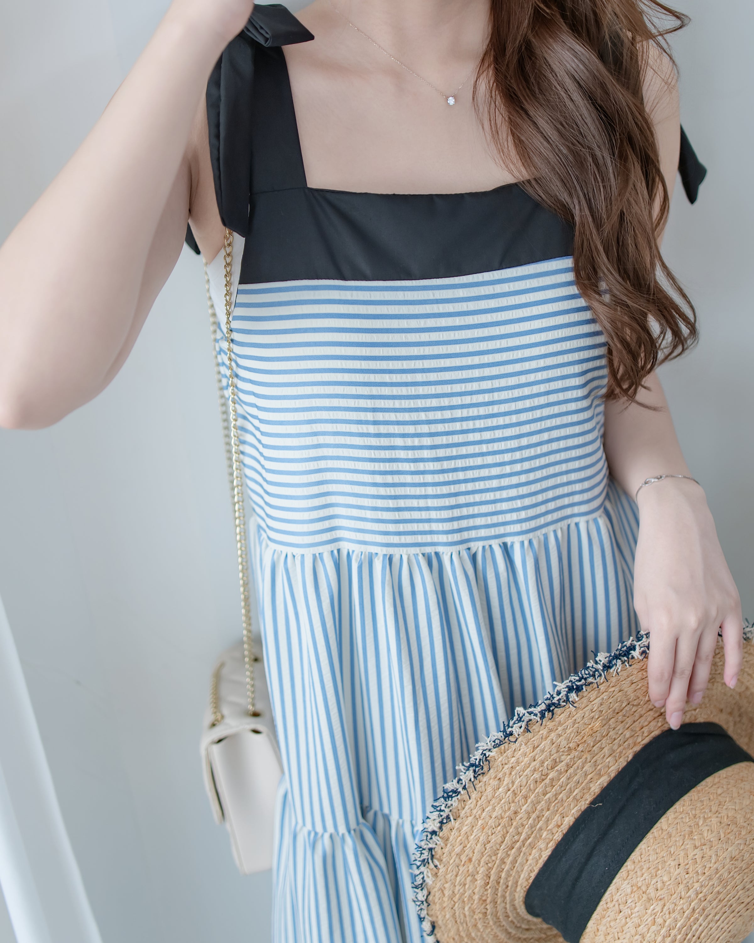 Striped Ribbon Dress 藍白拼黑色平口蝴蝶結傘形連身裙/ DS1109