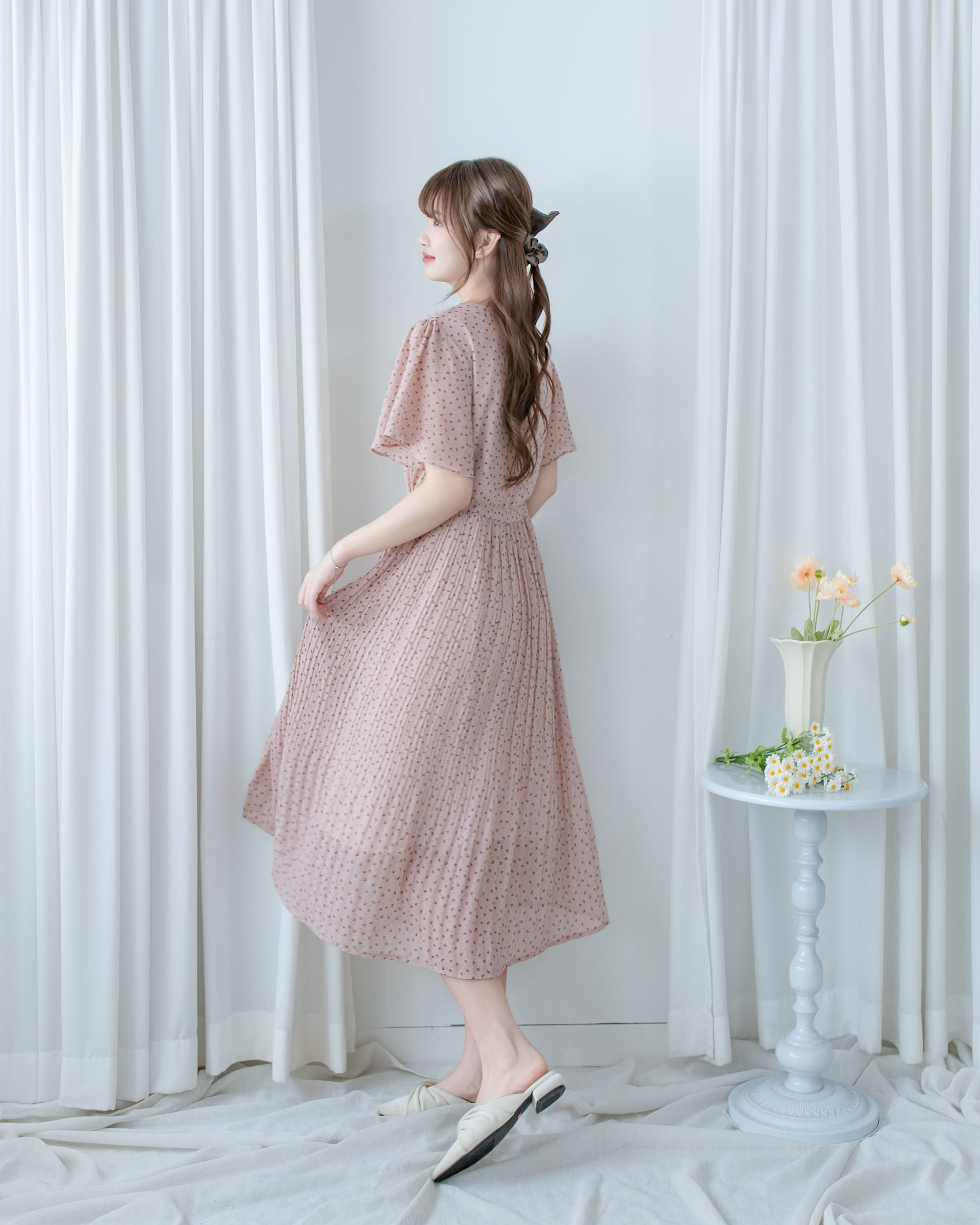 Shadow Floral Dress 輕盈影子細花束腰細褶連身裙/ DS1121 (pre-order tea-rose)