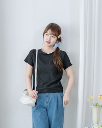 Wavy Edge Blouse 精緻暗紋波浪邊線彈性上衣/ TP9229