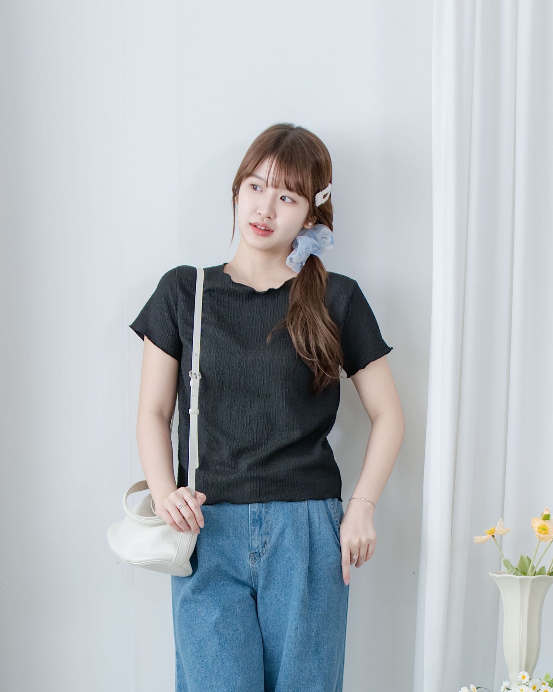 Wavy Edge Blouse 精緻暗紋波浪邊線彈性上衣/ TP9229