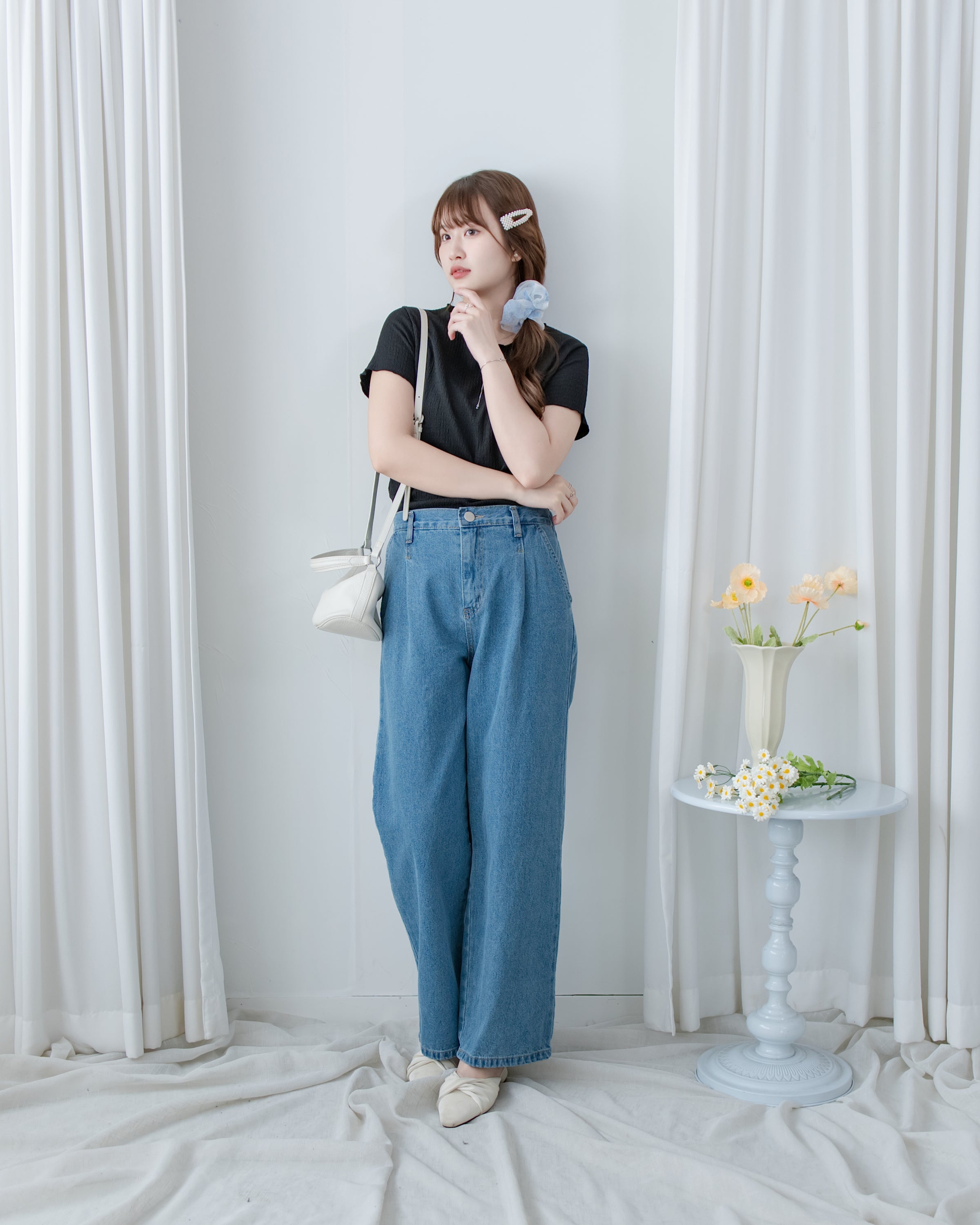 Wavy Edge Blouse 精緻暗紋波浪邊線彈性上衣/ TP9229