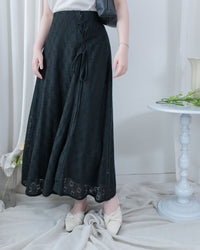 Embroidery Skirt 交叉打結棉質通花傘形半裙/ SK8941