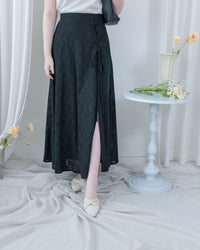 Embroidery Skirt 交叉打結棉質通花傘形半裙/ SK8941