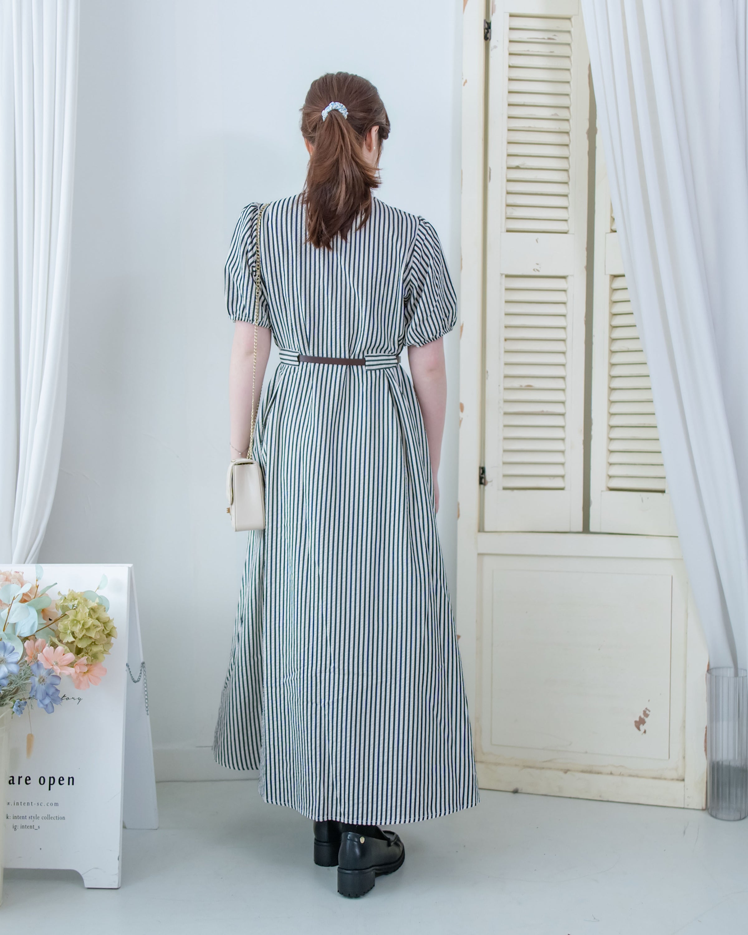 Stripe Belted Dress 流線開孔金扣腰帶直條紋修腰連身裙/ DS1115